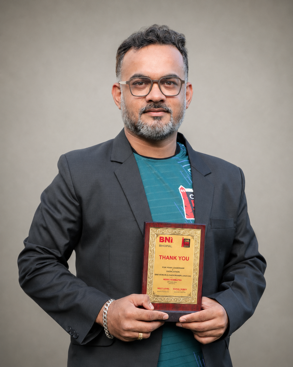 Portrait of Vikas Jain.